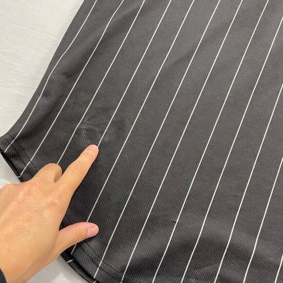 Dragon Ball-Z Goku Jersey size S Box Lunch Crunchy Roll Black Yellow Pinstripe - Picture 8 of 9